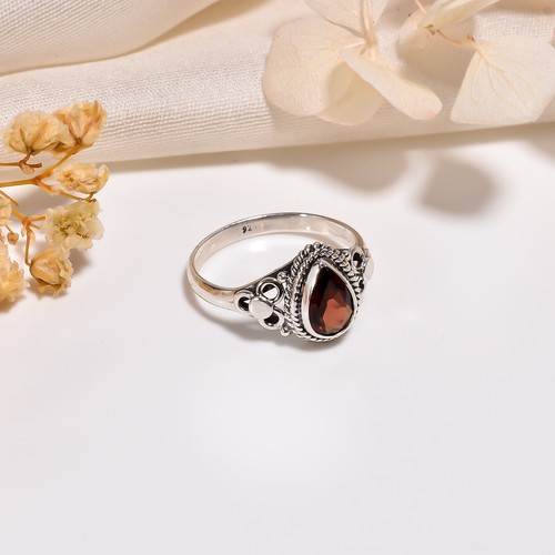 Anello granato pera argento