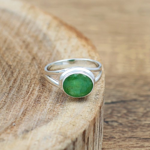 Anello ovale smeraldo indiano