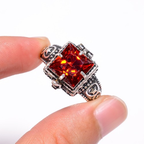 Anello veleno pietra preziosa